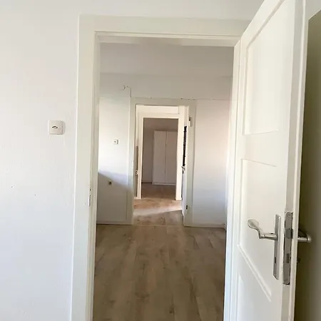 Möblierte Im Efh Mit Parkmöglichkeiten * Neulußheim